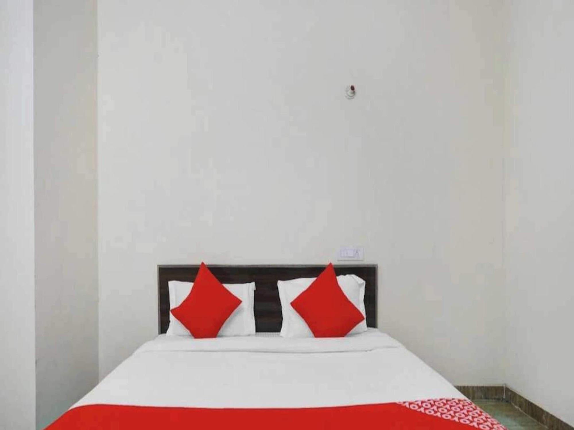 Hotel Sky Bird Bhauli Zewnętrze zdjęcie