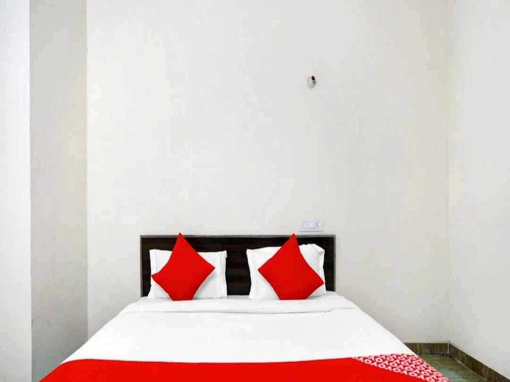 Hotel Sky Bird Bhauli Zewnętrze zdjęcie